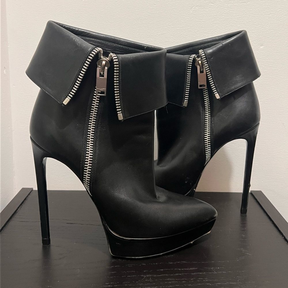 Saint Laurent zip foldover ankle cuff bootie 39